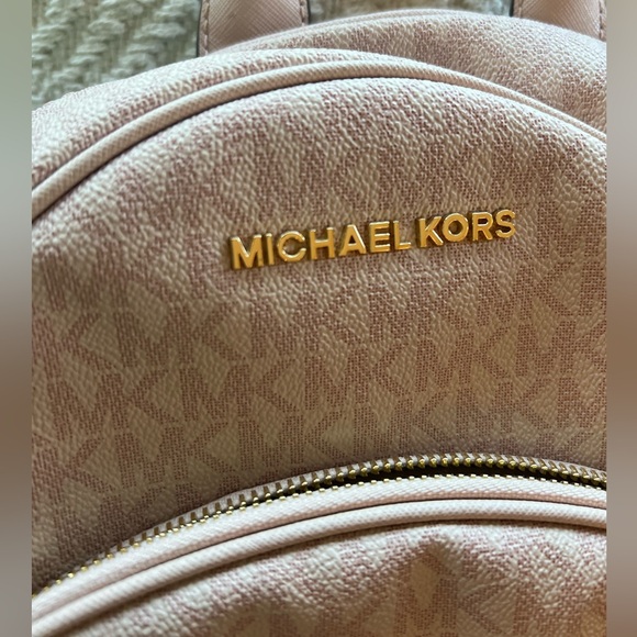 Michael Kors pink floral backpack metallic & gold detailing w/ pockets - Picture 2 of 12
